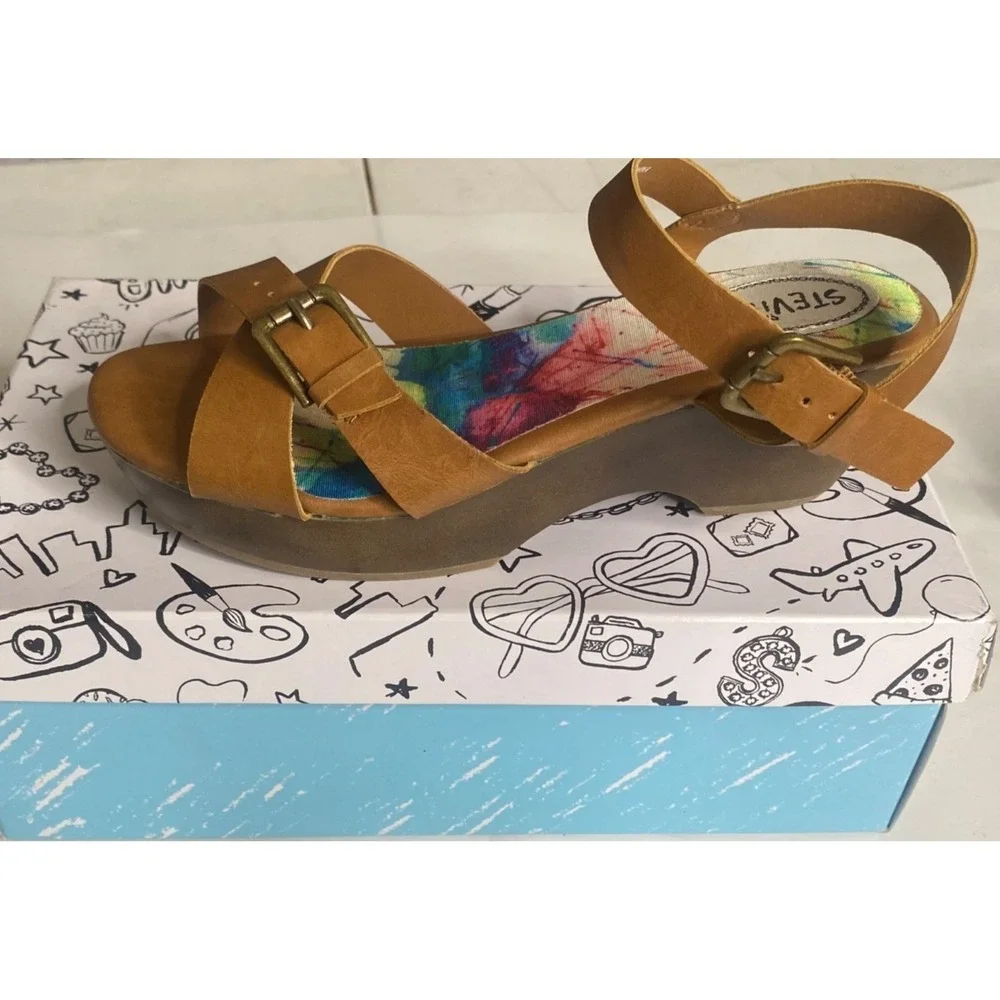 Steve Madden Stevies Groovy Sandals Girls Size 4 Brown Strap‎ Faux Leather